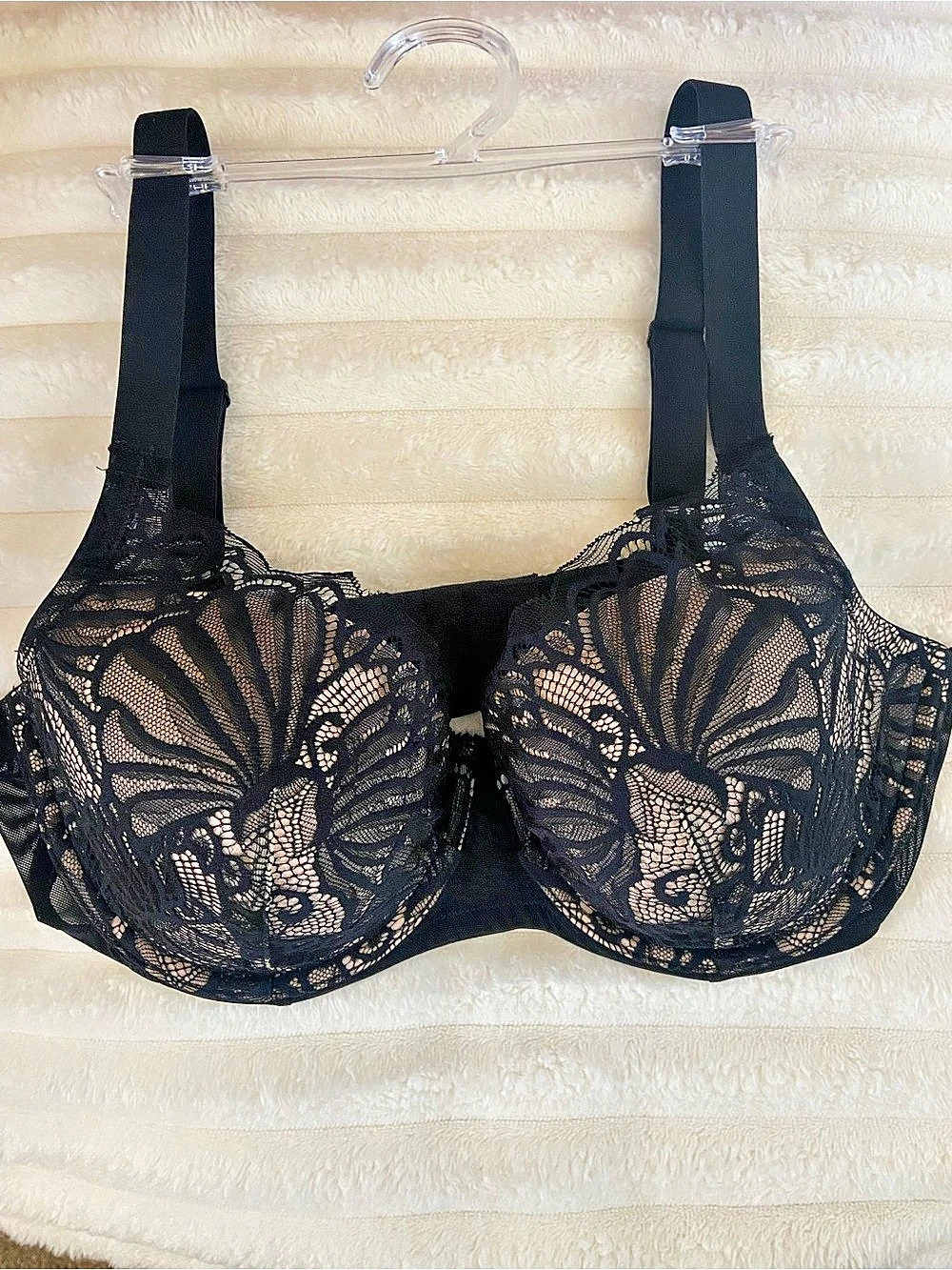 Lace Floral Bra in Black Like New